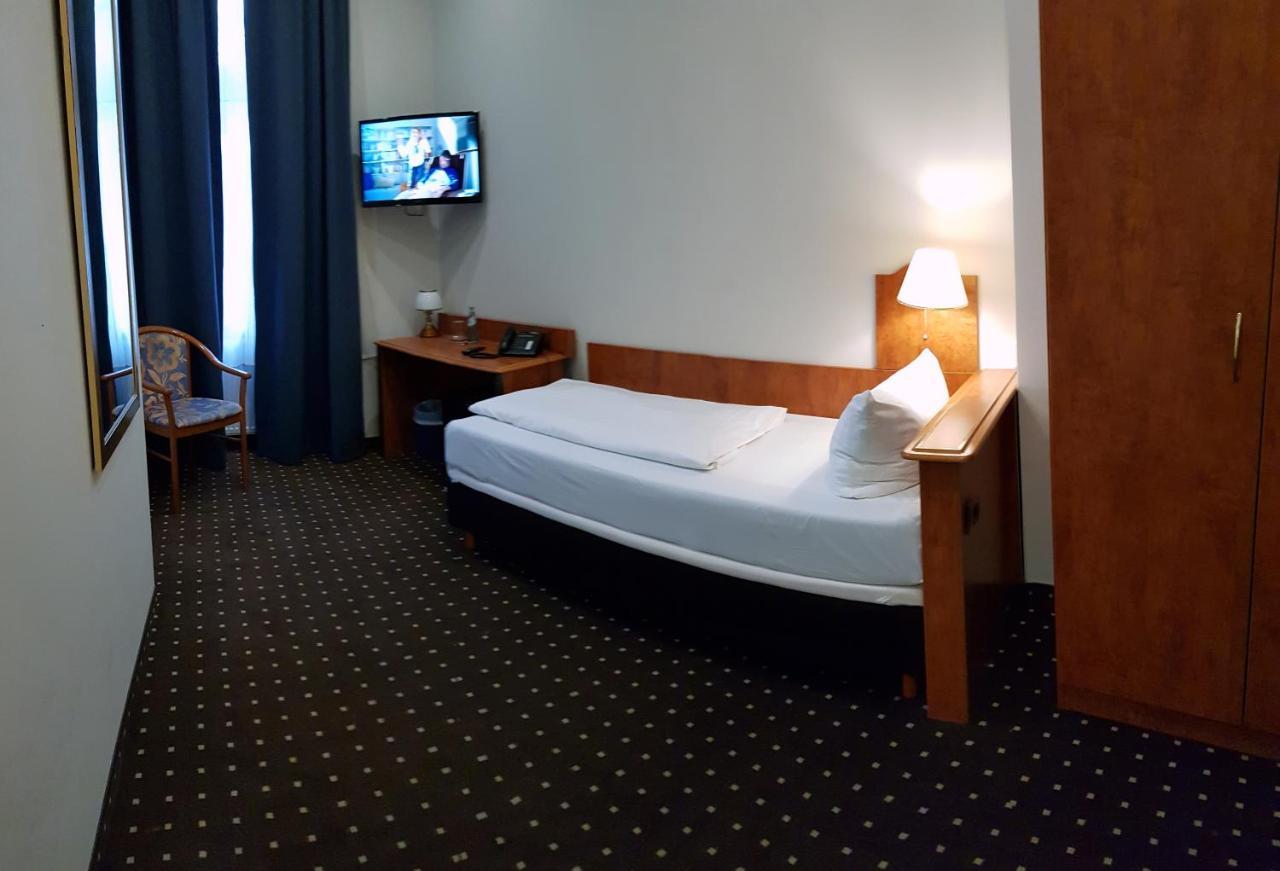 โรงแรมไซล์ Frankfurt am Main ภายนอก รูปภาพ