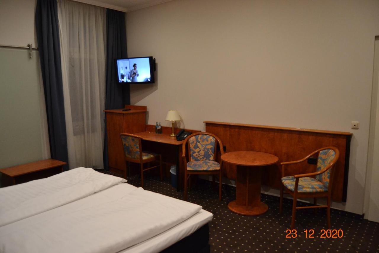 โรงแรมไซล์ Frankfurt am Main ภายนอก รูปภาพ