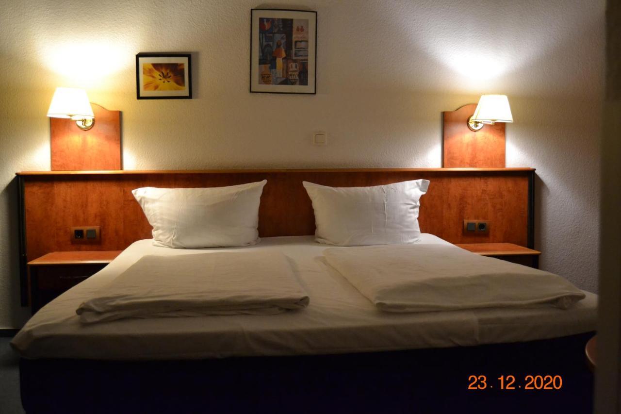 โรงแรมไซล์ Frankfurt am Main ภายนอก รูปภาพ