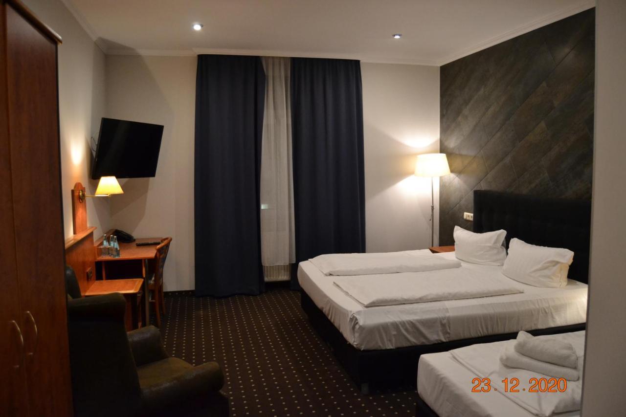 โรงแรมไซล์ Frankfurt am Main ภายนอก รูปภาพ