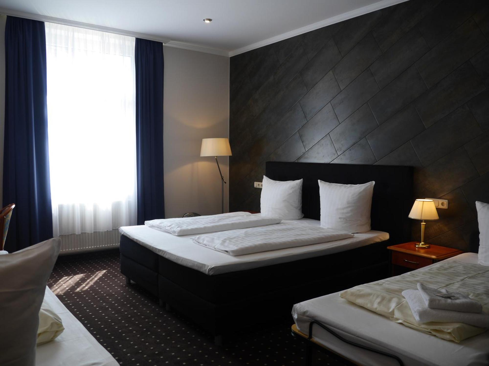 โรงแรมไซล์ Frankfurt am Main ภายนอก รูปภาพ